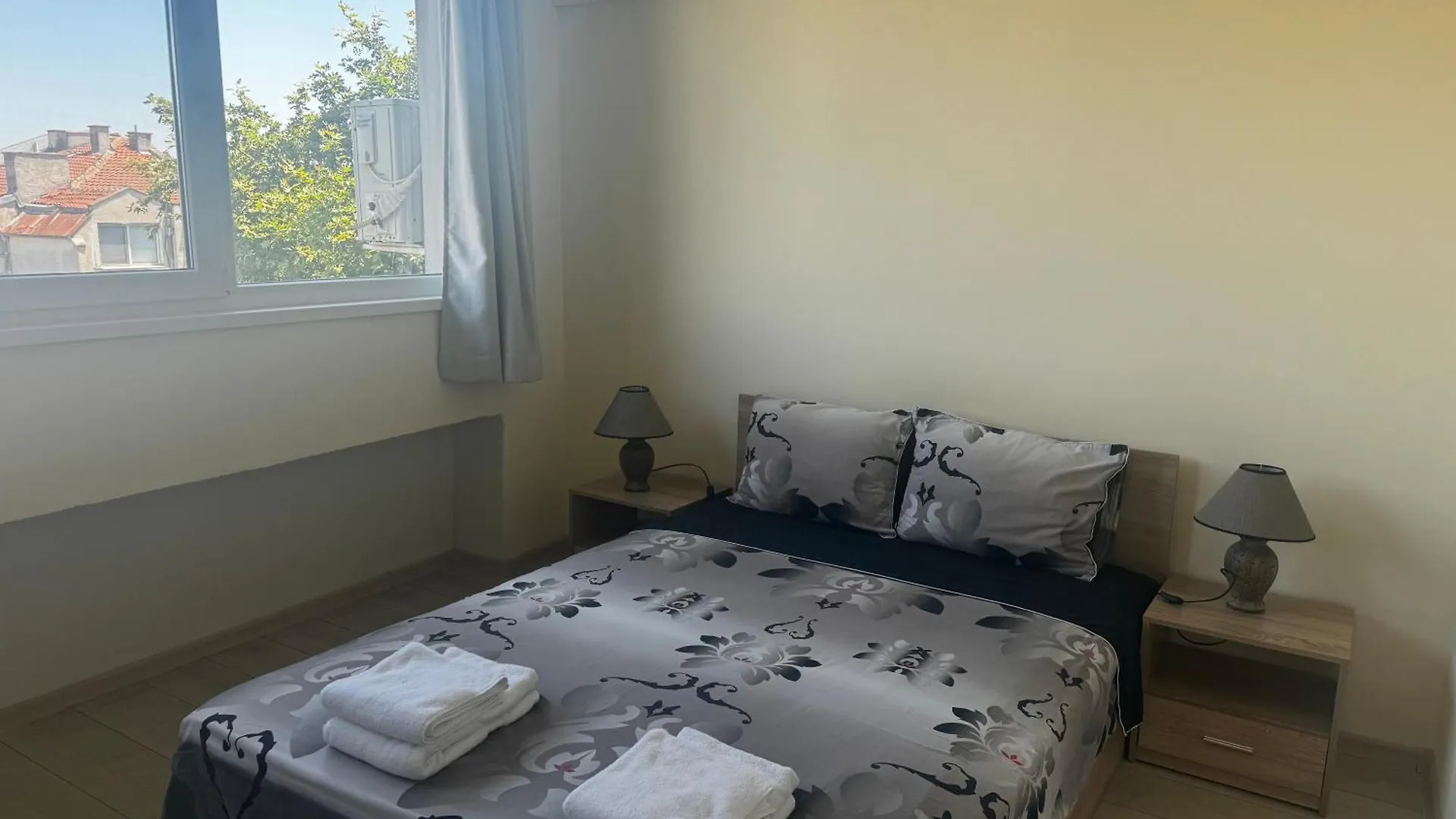 Avelov Art Apartment Burgas